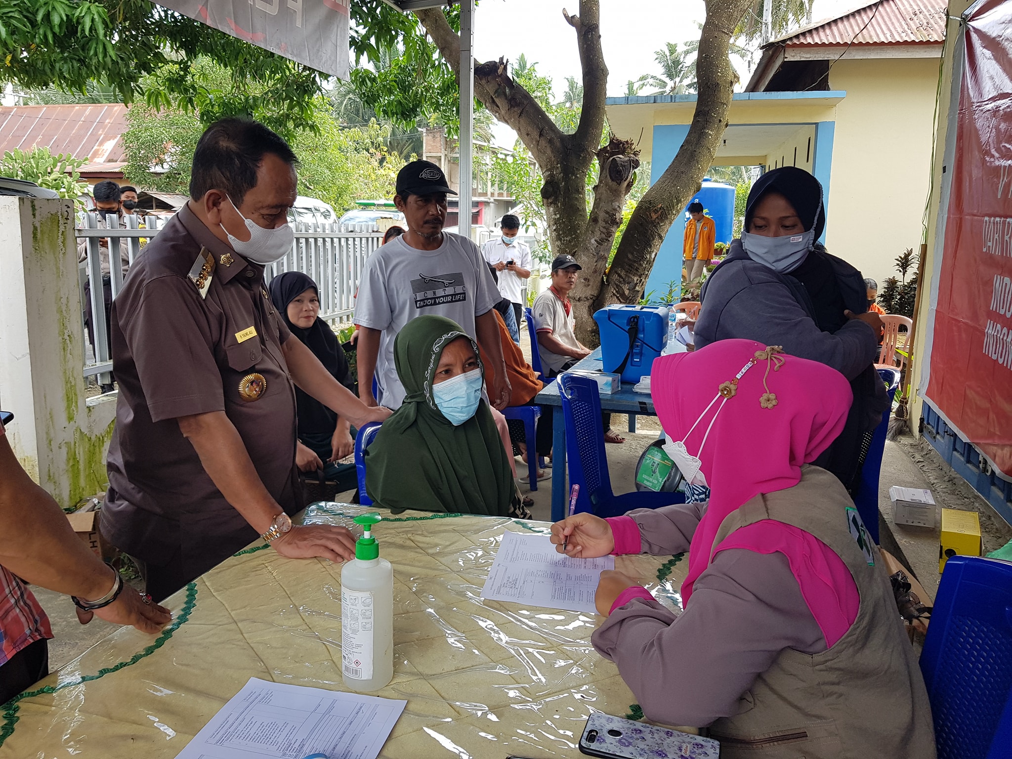 Bupati Pantau Vaksinasi di Bambalamotu Bersama Kapolres dan Dandim